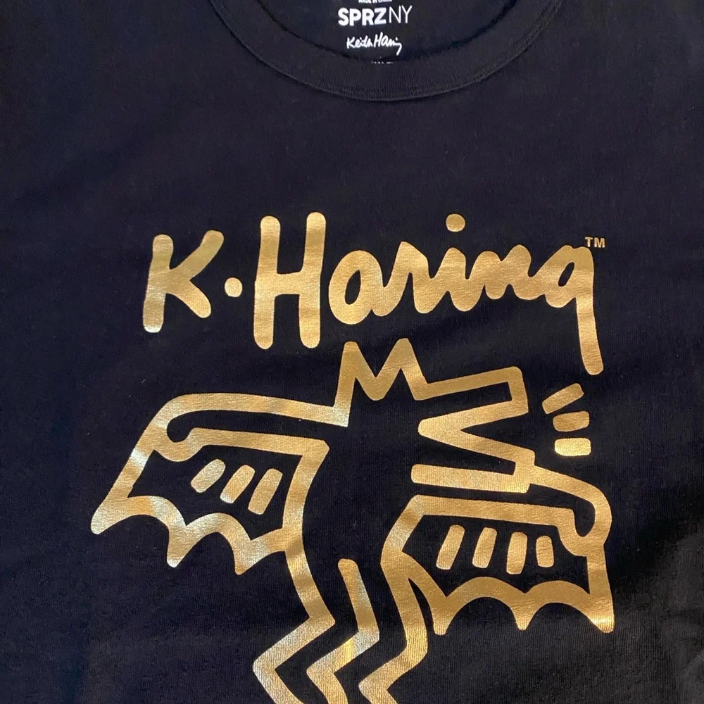 Keith Haring Barking Dog MOMA Edition T Shirt - Picture 2 of 6